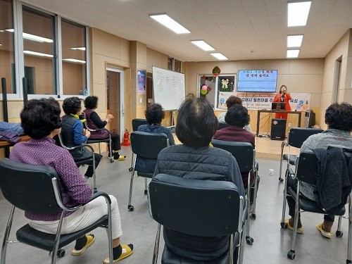 김해시 월촌마을 주민동아리육성 노래교실 26회차